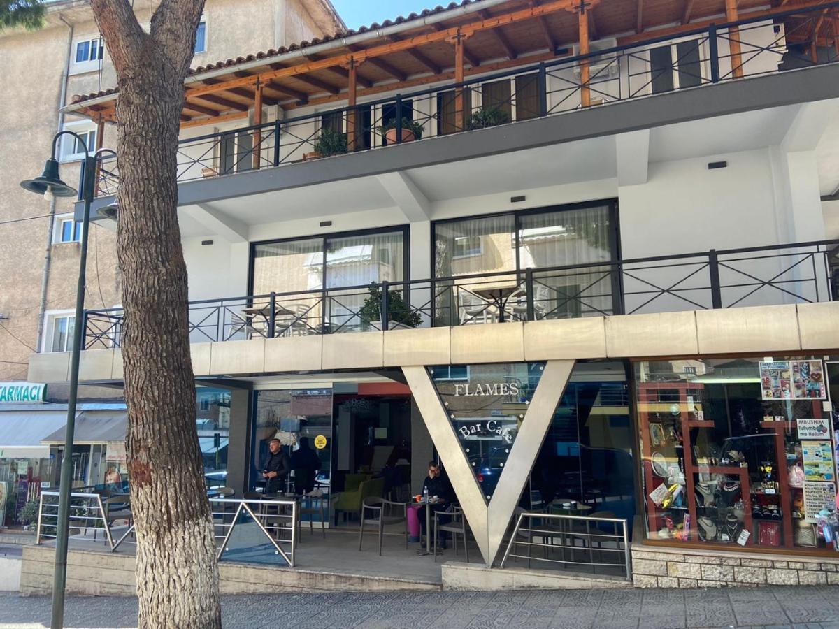 Hotel Lili Sarandë Esterno foto
